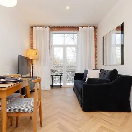 Warsaw Park View Comfortable By Renters Appartement
